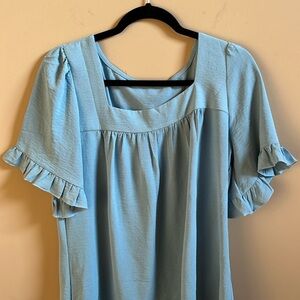 Adorable blouse! Blue